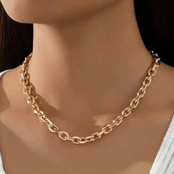 Gold Plated Luxurious Fashion Necklace - Picture 1 of 5